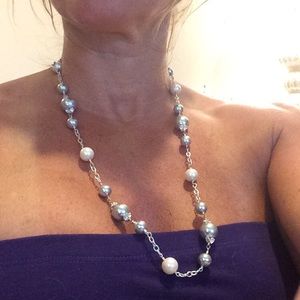 Stella and Dot gray silver and pearl necklace