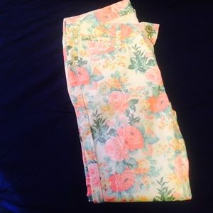 🌺SALE!!🌺 Buffalo floral print skinny jeans!🌺👖