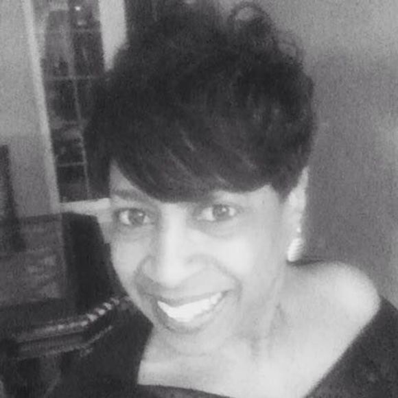 Meet your Posher, Adrienne