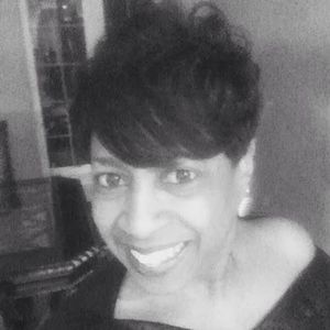 Meet your Posher, Adrienne