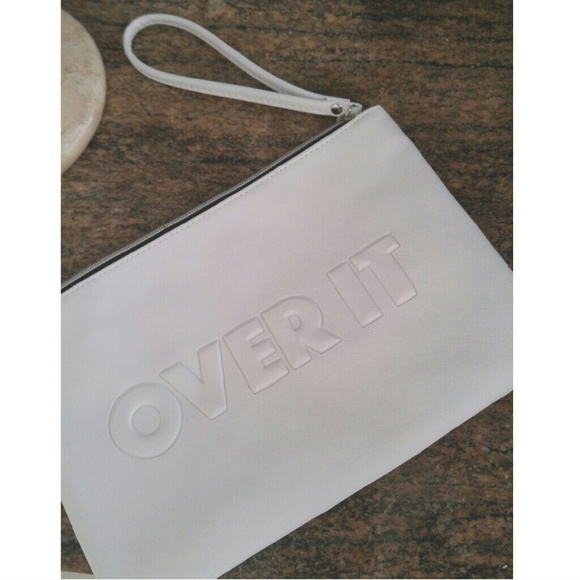 Slogan Clutch - Picture 2 of 4