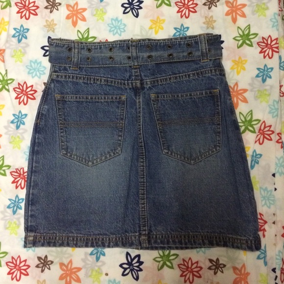 Girl's denim skirt - Picture 2 of 2