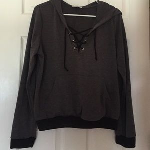 Fashion Nova sweatshirt - Size L