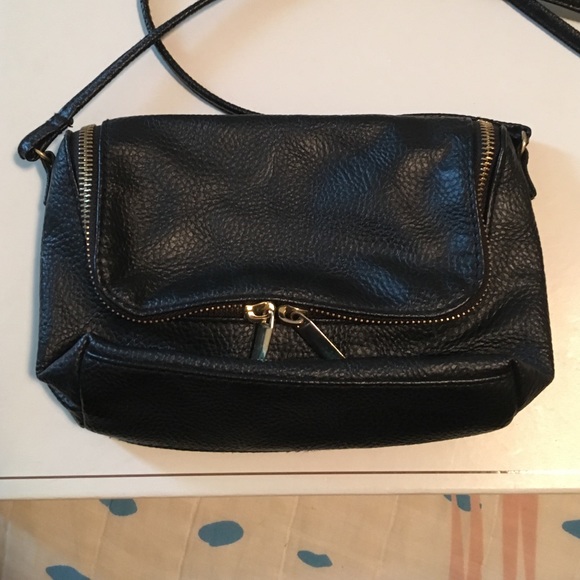 H&M Handbags - Black cross body bag.