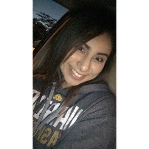 Meet your Posher, Daniela