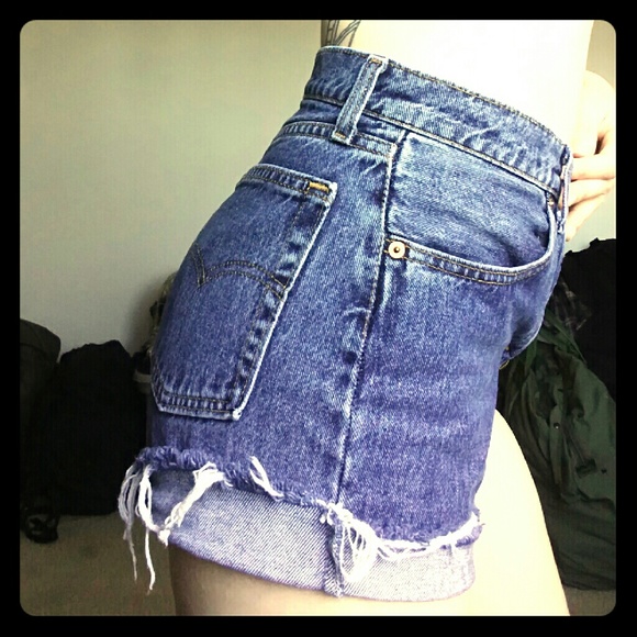 Authentic Levi high waisted cut off