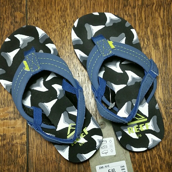 Toddler 5/6, Reef flip flops, shark teeth