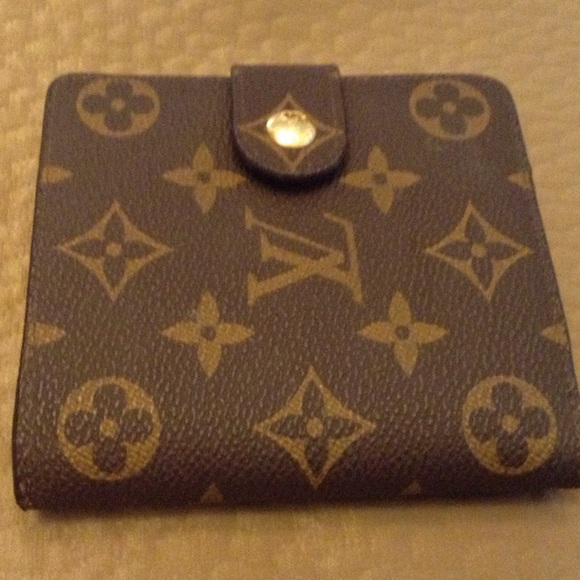 LOuis Vuitton folding Monogram Wallet