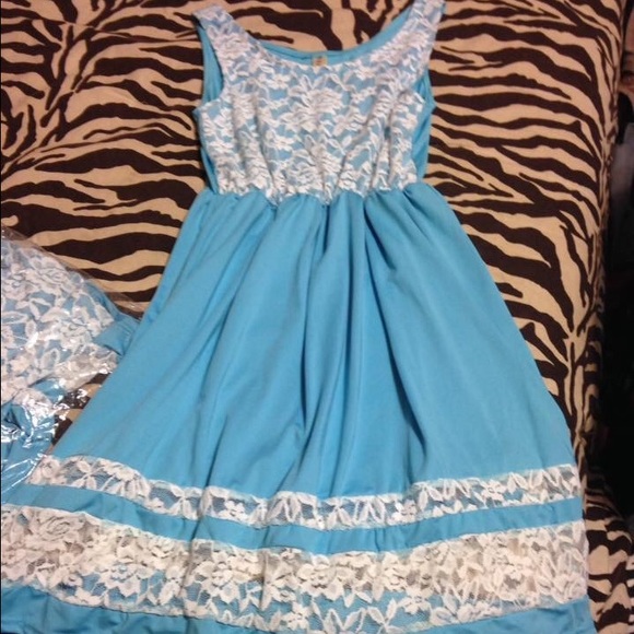 2 large 1small Boutique Dress