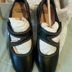 8.5 Clarks shoes Brand new Black leather