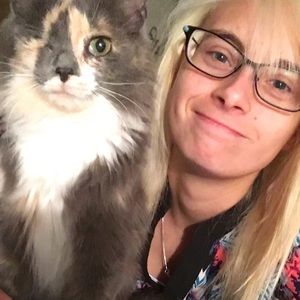 Meet your Posher, Crystal