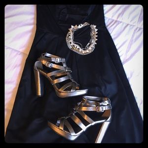 Amazing metallic strappy platform heels