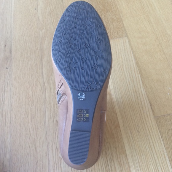 Booties - Picture 3 of 4