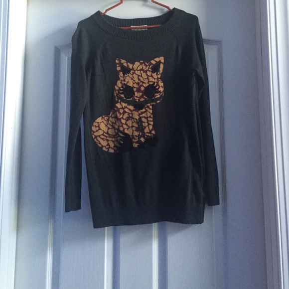 ✨FOREVER 21 -- Fox Sweater✨ - Picture 1 of 3