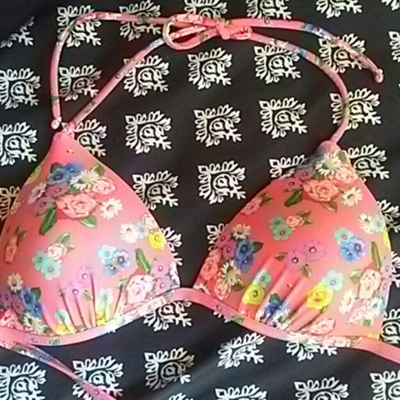 Bikini - Picture 2 of 4