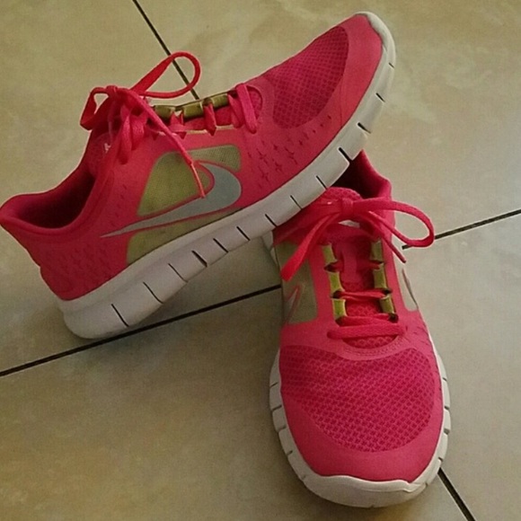 Nike free runs 7Y or women's 9