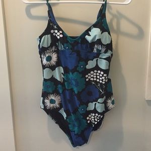 One piece swimsuit