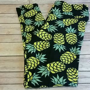 Pineapples on Black LLR TC EUC leggings