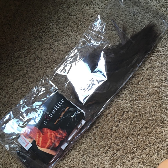 "Medium Brown" 17inch hair extension clip in NWT