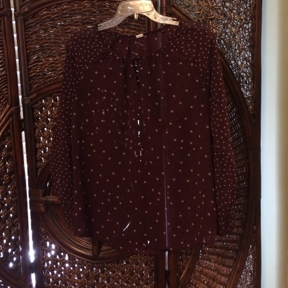 Garnet top