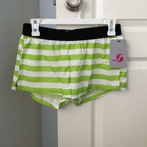 NWT stretch run short - S