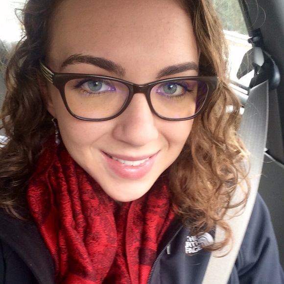 Meet your Posher, Sarah - Picture 1 of 1