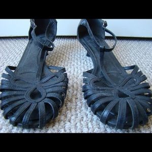 Arezzo cute kitten heels
