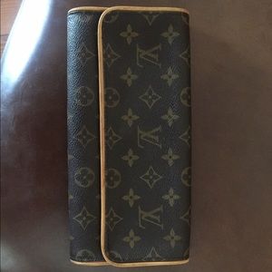 Mini pouchette. Authentic