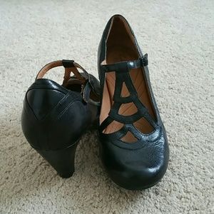 Clarks Indigo Leather heels