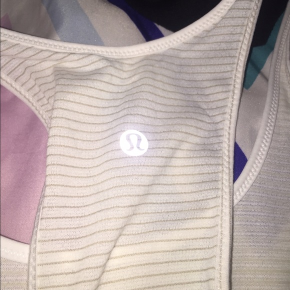 Lululemon tank top size 4 - Picture 3 of 3