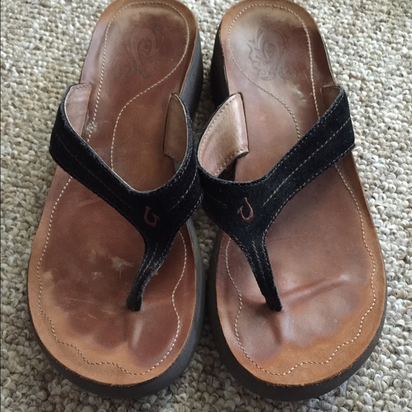 Leather flip flops