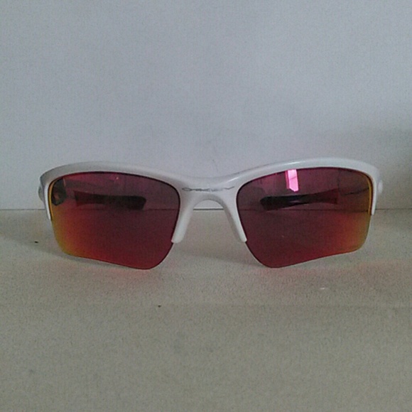 LIKE NEW OAKLEY SUNGLASSES