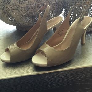 Nude heel