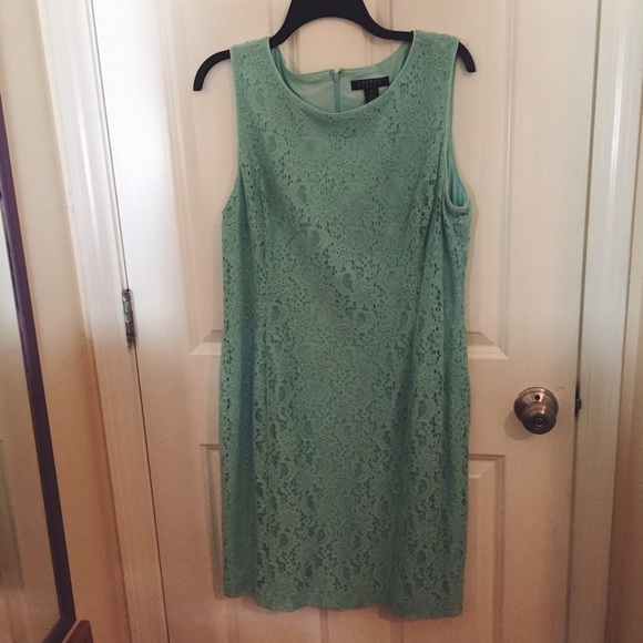 Lauren Ralph Lauren Dresses & Skirts - LAUREN by Ralph Lauren Shift Lace Dress