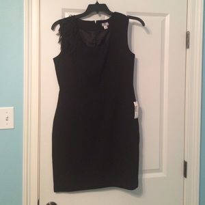 Cute black dress!