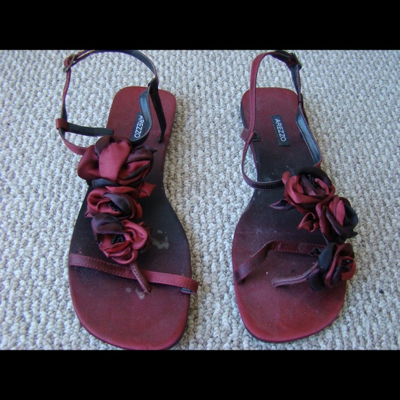 Arezzo cute satin sandals with flowers!