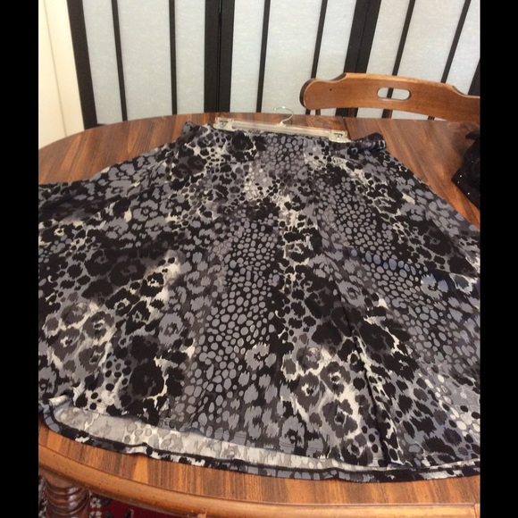 JMS easy dressing Dresses & Skirts - Skirt with flair!