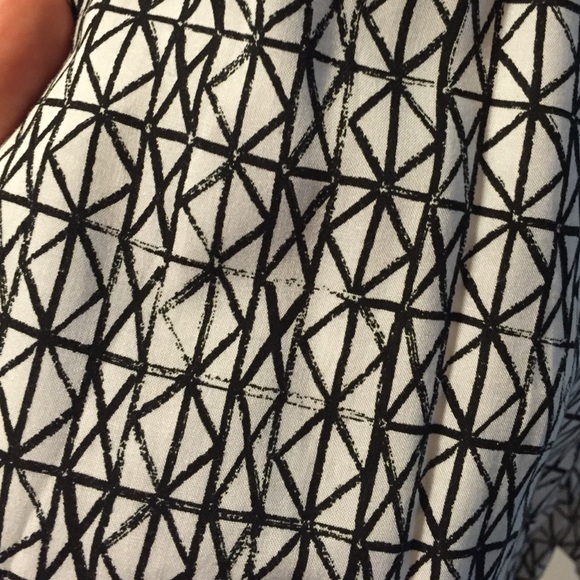 H&M Abstract Romper - Picture 3 of 3