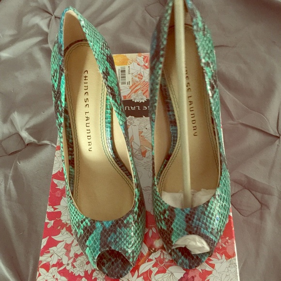 Chinese Laundry snake skin peep toe heels