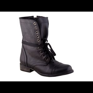Zigs New York Black leather military boot