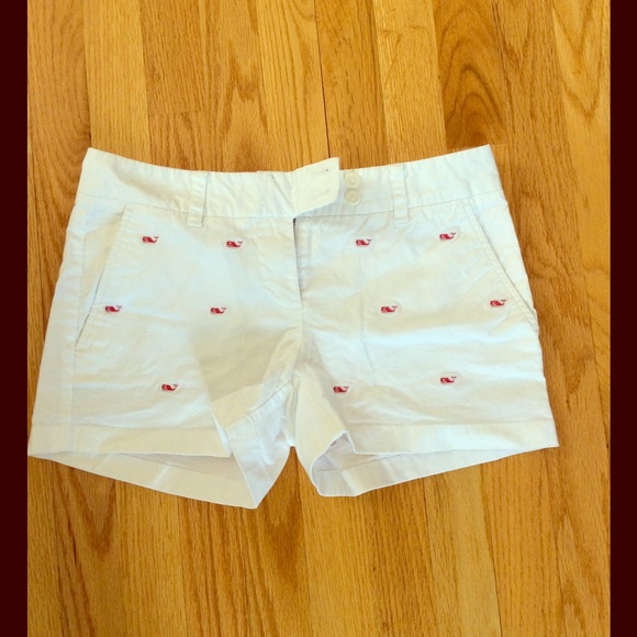 Vineyard Vines Whale Embroidered Shorts