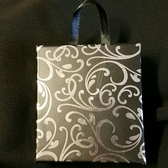 Purple Glitter - Picture 3 of 4