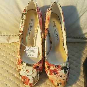 New in the box platform heels tapestry pattern