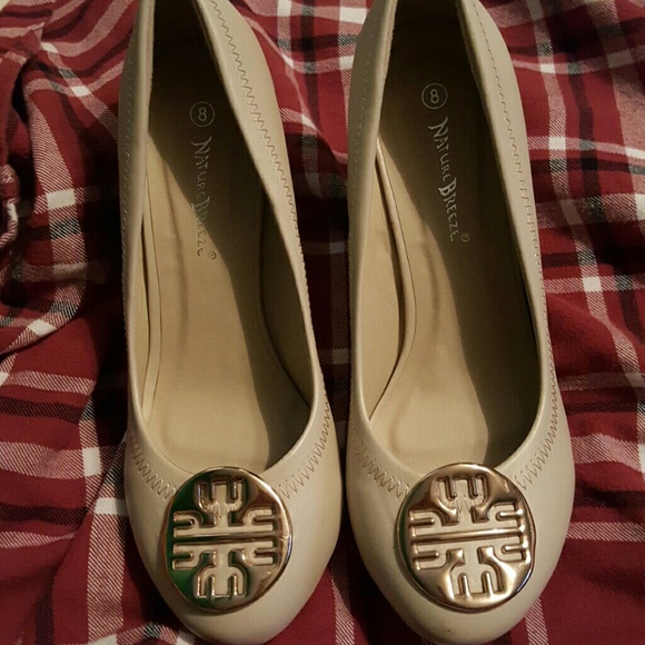 Natural Breeze nude wedges