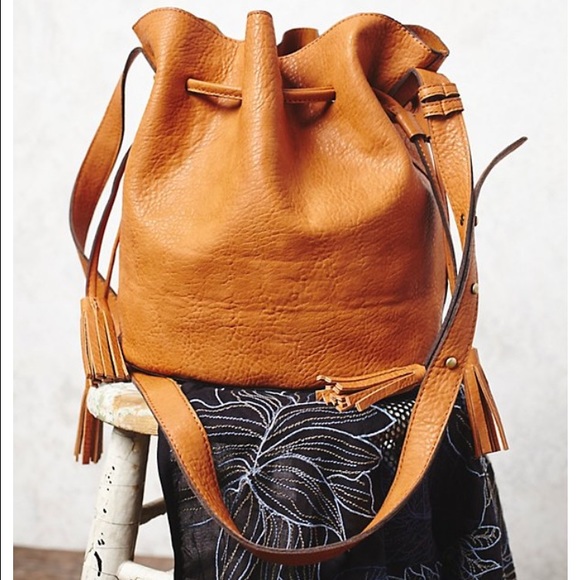 SALE🎉LAST ONE🎉Sold by Free People Bucket Handbag - Picture 3 of 4