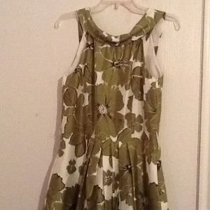 Floral print dress with pockets