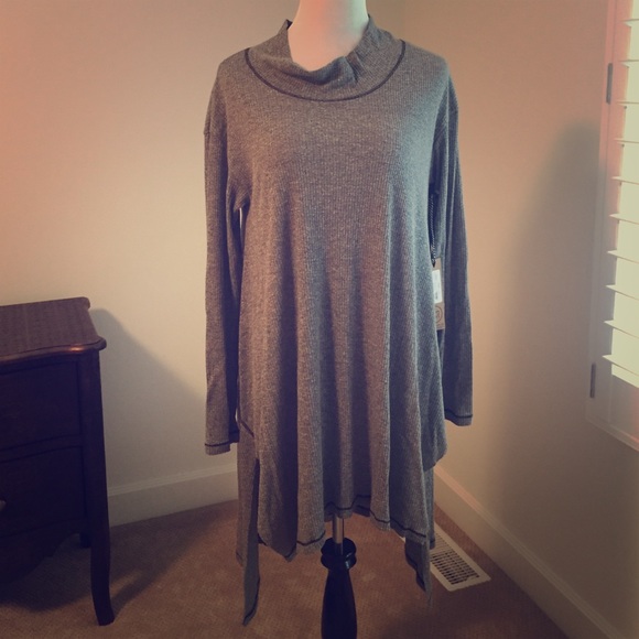 Sloane Rouge tunic