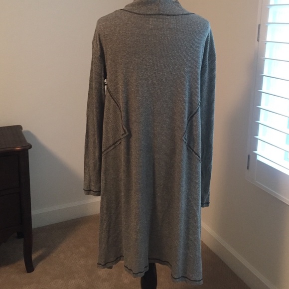 Sloane Rouge tunic - Picture 3 of 4