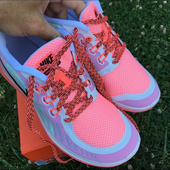 ‼️LAST PAIR‼️SZ 7.5 women NWB FREE RUN 5.0 💕👟 - Picture 2 of 4