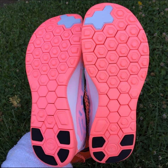 ‼️LAST PAIR‼️SZ 7.5 women NWB FREE RUN 5.0 💕👟 - Picture 4 of 4